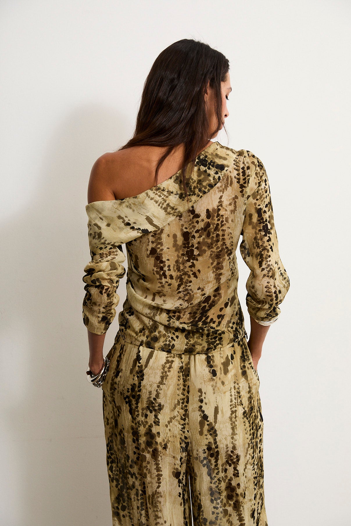 PENELOPE | One-Shoulder Blouse