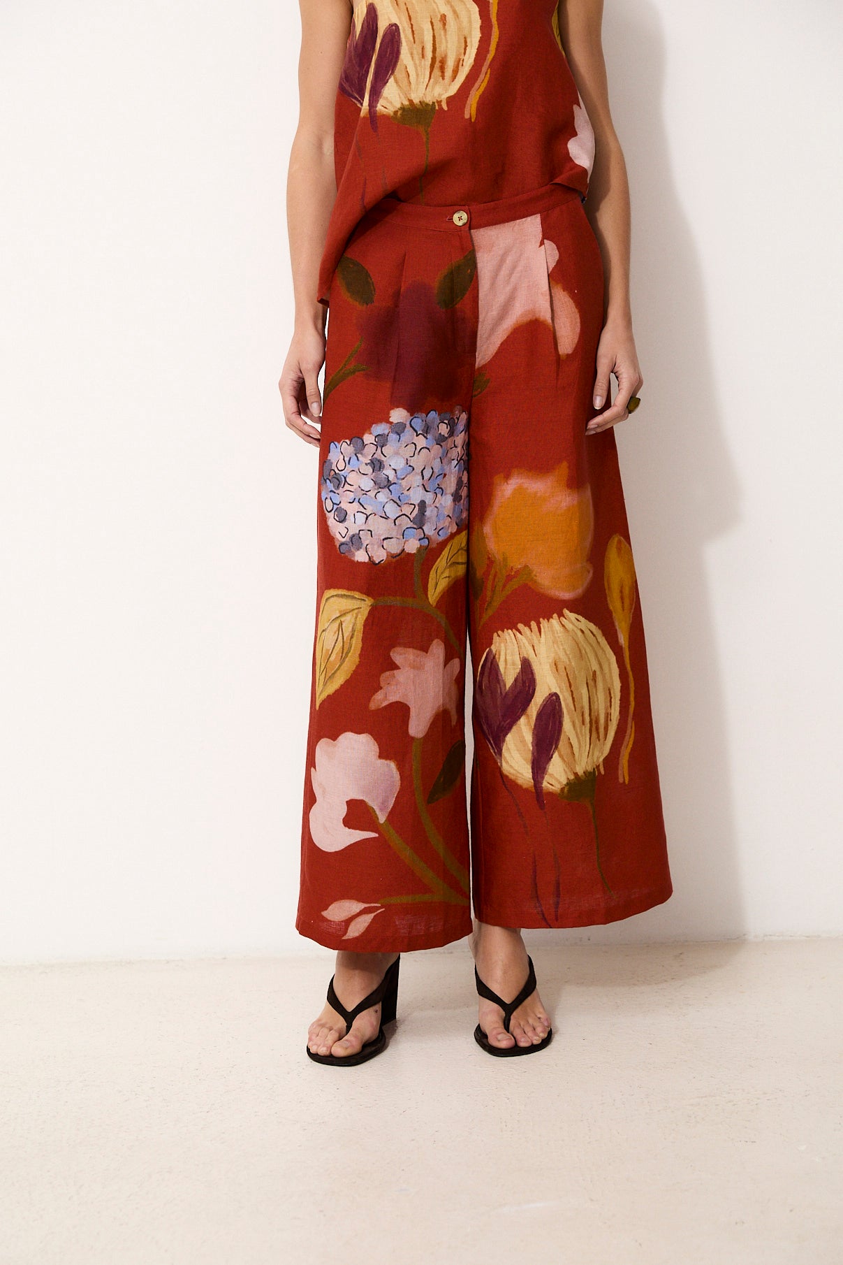 JUNA | 100% Linen High-Waisted Trousers