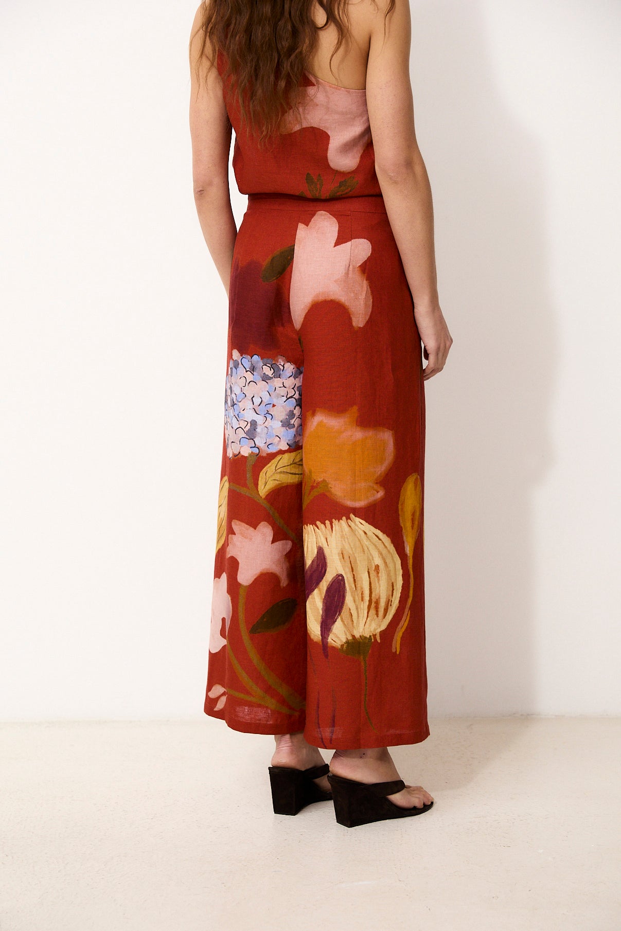 JUNA | 100% Linen High-Waisted Trousers