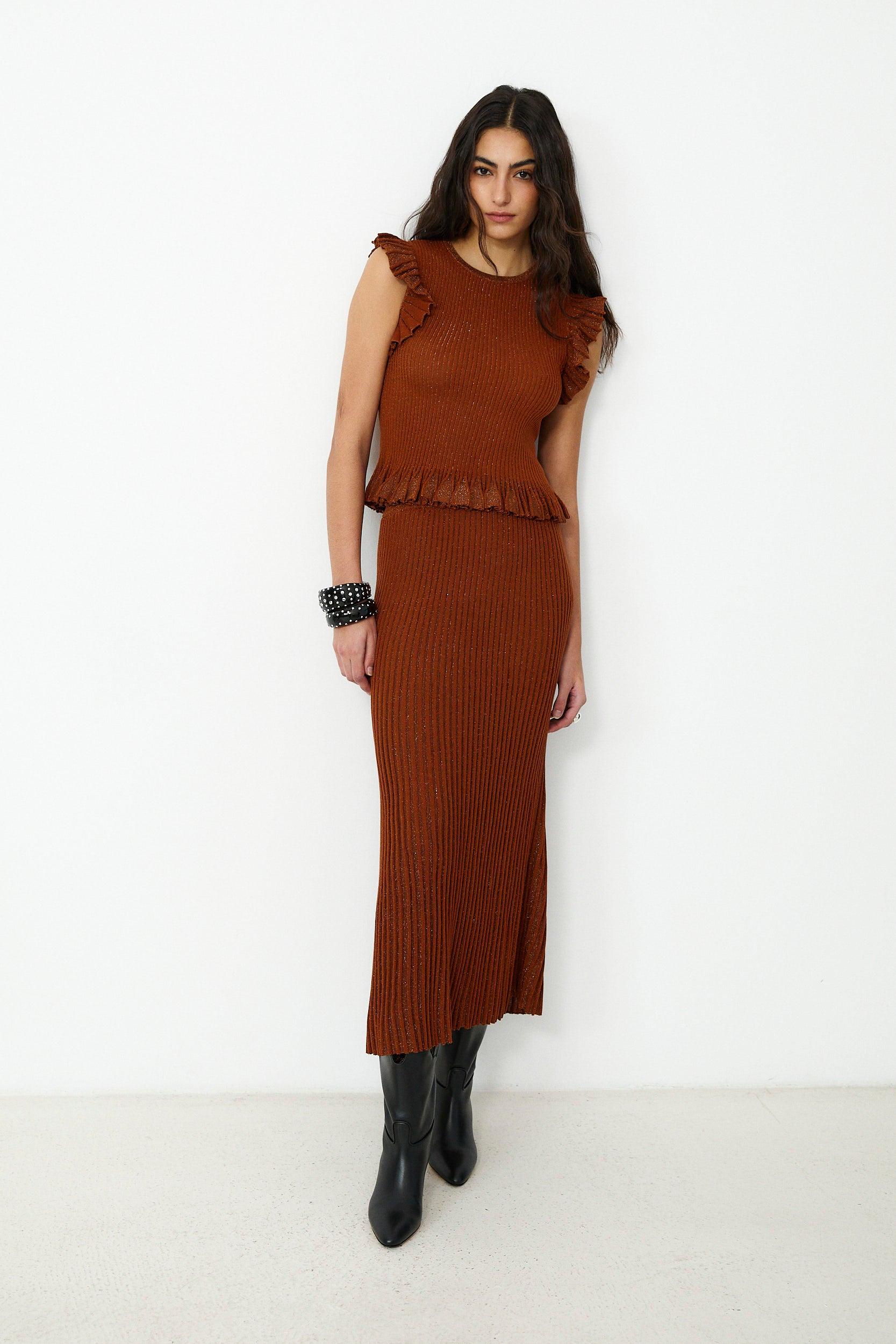 JOY | Brown Ribbed Knit Skirt – MAKSU