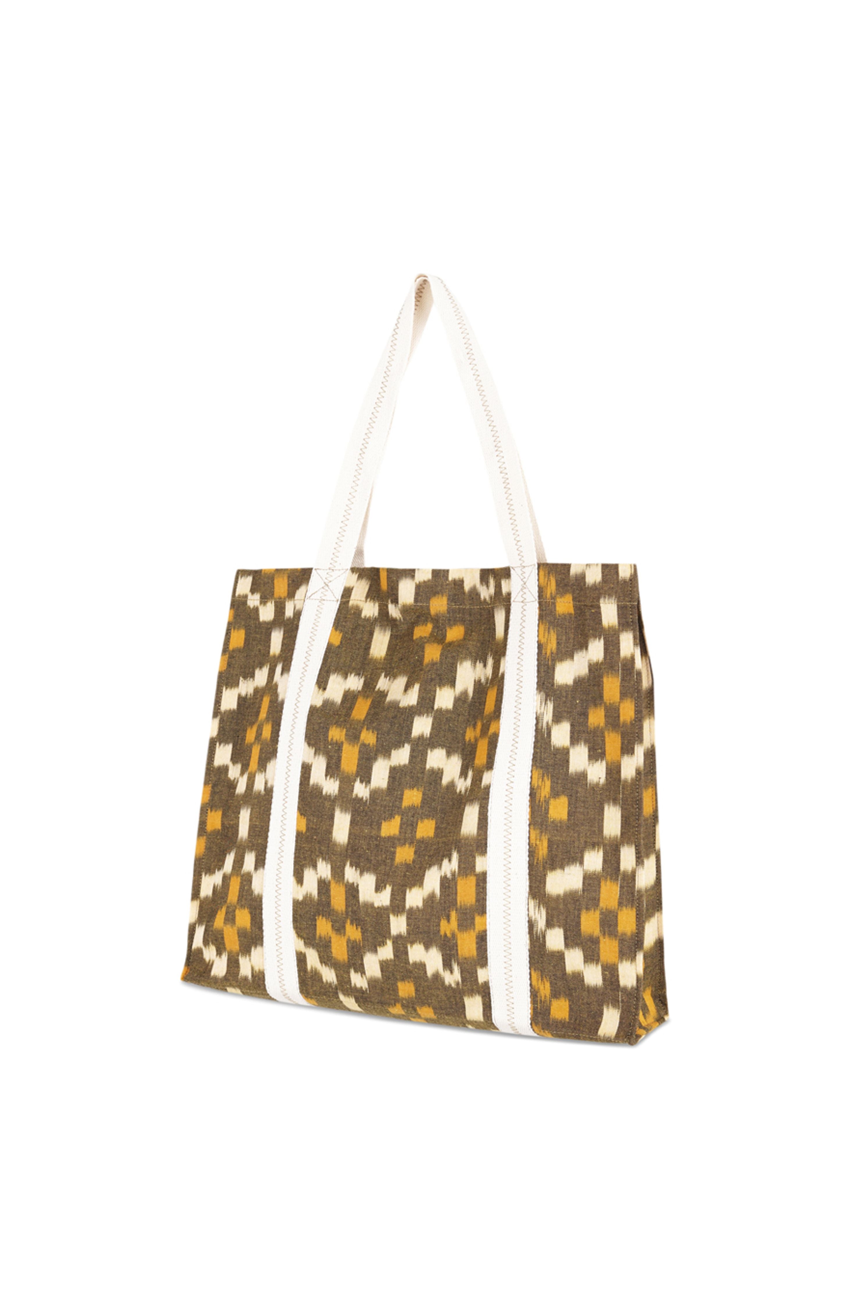 Daphne bag price on sale